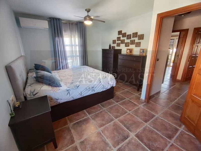 Foto c5b8e857-baf6-400a-87cc-97f478d8b141. Casa aparellada amb aparcament piscina a Los Ríos Mijas