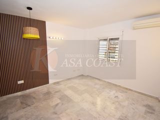 Piso en Los Ríos. Piso reformado en venta en las lagunas, mijas costa  con patio