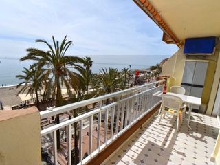 Piso en Puerto Deportivo. Piso en primera línea de playa en pleno centro de fuengirola  ex