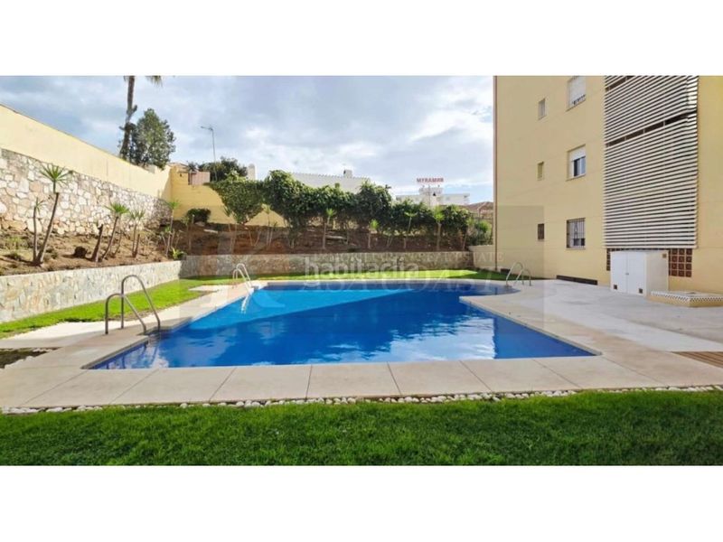 Foto 3060db78-be84-4b11-8b80-7e8e4704a947. Pis amb aparcament piscina a Centro Mijas