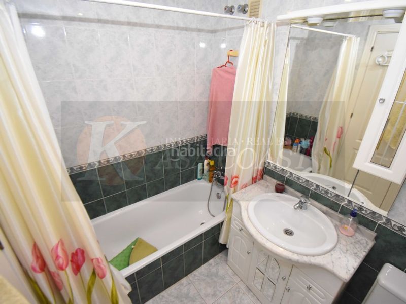 Foto fe42904e-855d-49b5-bad4-9d6c043375d5. Pis amb aparcament piscina a Centro Mijas