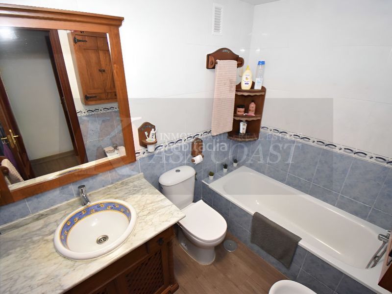Foto e50279de-48aa-48f8-bd4c-734dd692dedd. Pis amb aparcament piscina a Los Ríos Mijas