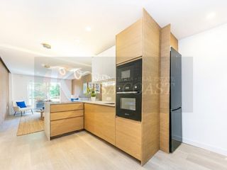 Flat in Centro ciudad. Piso en venta totalmente reformado en el centro de fuengirola  c