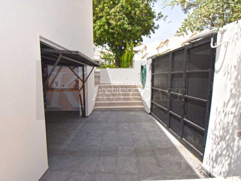 Foto 4b3169b5-6297-402d-93a3-6ffbe6c4c141. Casa amb aparcament piscina a Torreblanca del Sol Fuengirola