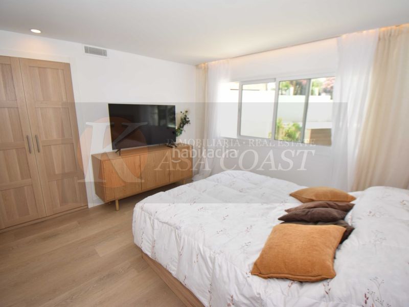 Foto f54910e3-4356-4129-9217-56ce8c1a5c1c. Casa amb aparcament piscina a Torreblanca del Sol Fuengirola