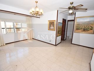 Pis a Puerto Deportivo. Piso en venta en esquina entre el centro de fuengirola y los bol