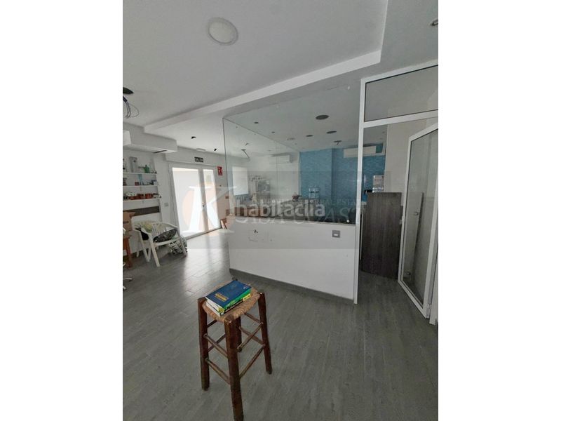 Foto f5f2b62f-d6df-41c7-8d6a-502eb7a56161. Local comercial  en venta en zona céntrica . en Fuengirola