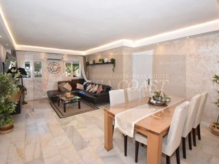 Piso en Centro ciudad. Piso en venta en la zona de las viñas, fuengirola  totalmente re