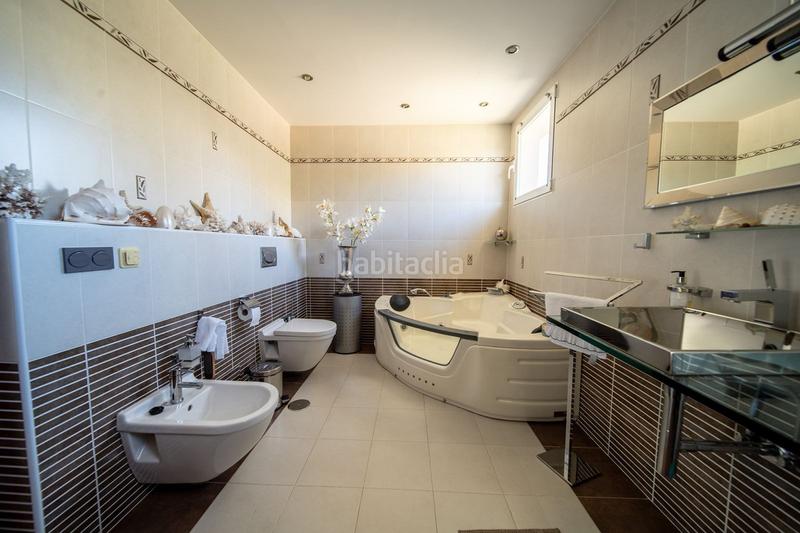 Foto 77ae34b2-59ac-4de8-877f-3dcba2849c96. Penthouse with heating parking pool in Centro ciudad Fuengirola