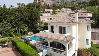 Chalet à Arroyo de la Miel. Villa aislada de 4 dormitorios en benalmadena