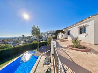 Xalet a Arroyo de la Miel. Villa aislada de 4 dormitorios en benalmadena