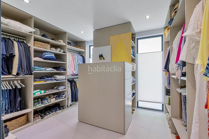 Foto e20404a8-04d3-44ef-ba1b-bf6050ef15a5. Chalet villa aislada de 5 dormitorios en Centro ciudad Fuengirola