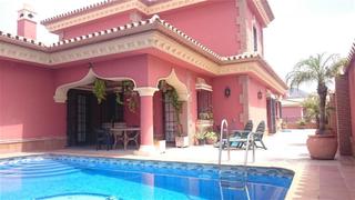 Chalet en Centro. Villa aislada de 3 dormitorios en mijas costa