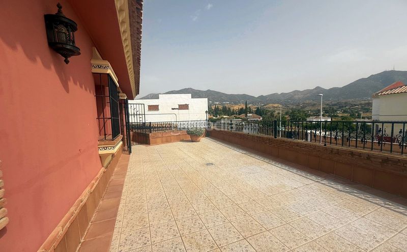 Foto f9d3ac4b-96e9-416b-8d9f-cb679b505ca5. Xalet amb calefacció aparcament piscina a Centro Mijas