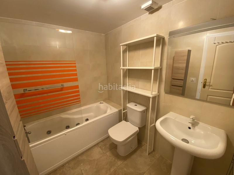 Foto 698aabd5-d808-4ed9-8bc2-8604c640d33e. Planta baja apartamento en planta baja de 2 dormitorios en carvajal en Fuengirola