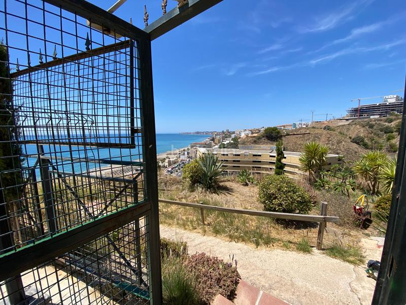 Foto f491e35a-4ea8-4a20-a83f-c67ed265bb5f. Planta baja apartamento en planta baja de 2 dormitorios en carvajal en Fuengirola