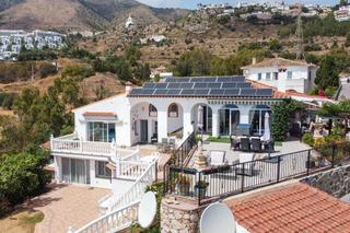 Xalet a Centro. Villa aislada de 7 dormitorios en benalmadena pueblo
