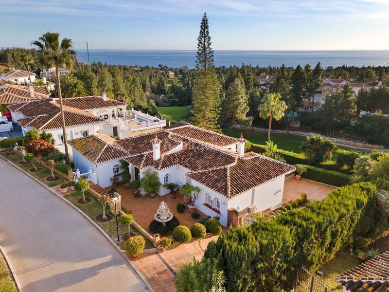 Foto 04d3cdd1-e9b9-490e-85ea-5f6085ccd47a. Xalet amb calefacció aparcament piscina a El Faro de Calaburra - Chaparral Mijas