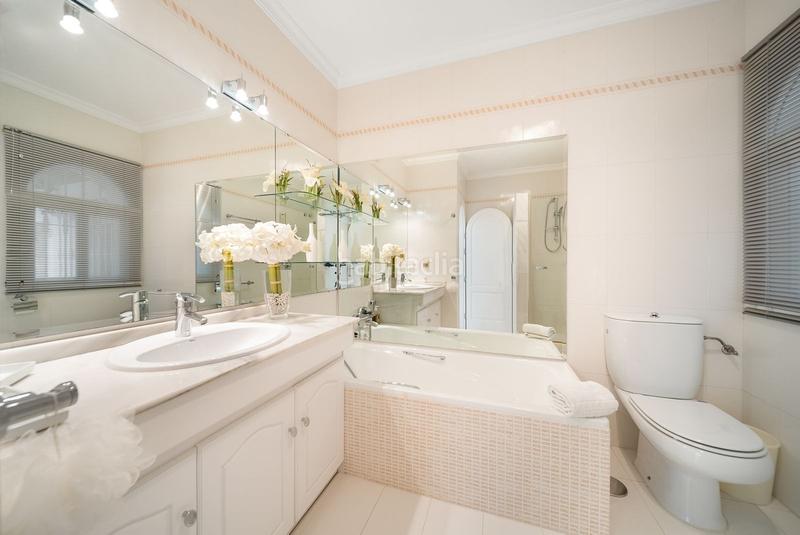 Foto 20d01569-2533-42ae-a581-9552296bdfb4. Xalet amb calefacció aparcament piscina a El Faro de Calaburra - Chaparral Mijas