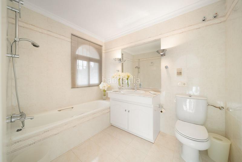 Foto 2501f20a-9d0d-4f5c-aab1-dafa8c7e12d0. Xalet amb calefacció aparcament piscina a El Faro de Calaburra - Chaparral Mijas