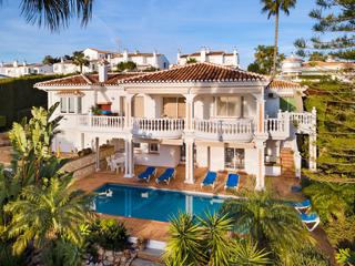 Chalet à El Faro de Calaburra - Chaparral. Villa aislada de 4 dormitorios en el chaparral