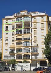 Apartament a Centro ciudad. Apartamento en última planta de 3 dormitorios en fuengirola