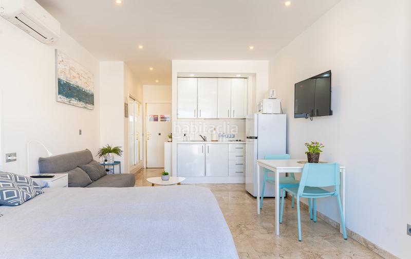 Foto 91c2faa1-884f-4d84-8a84-f3a21a35f321. Apartamento  en planta media de 1 dormitorios en Torremolinos