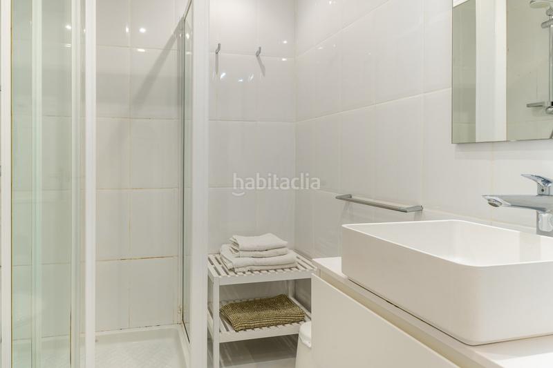 Foto dbea806a-d8ad-41db-abf5-173feb158df7. Apartamento  en planta media de 1 dormitorios en Torremolinos