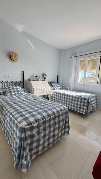 Foto 6f04c697-cf60-4045-bf1a-4163a856e9fb. Apartamento  en planta media de 3 dormitorios en Fuengirola