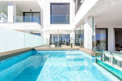 Foto 28a4bfa2-302b-4ec7-91be-52d1db842a65. Planta baixa amb calefacció aparcament piscina a Mijas