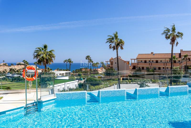Foto 1fa6d253-3282-405c-99ea-1c26d4ab0808. Apartamento  en planta media de 2 dormitorios en Mijas