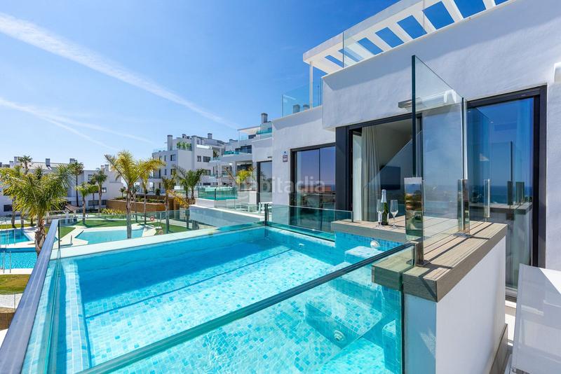 Foto 4e29f9fe-57cc-4f12-84bb-f3c0fd91dffb. Apartamento  en planta media de 2 dormitorios en Mijas