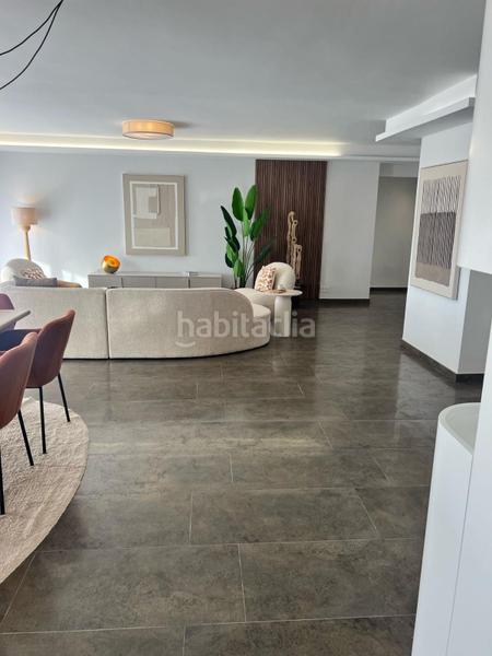 Foto e6db8353-d3c3-4923-ba46-2e5d1b69aae4. Apartamento  en planta media de 4 dormitorios en Fuengirola