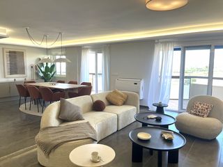 Apartament a Los Pacos. Apartamento en planta media de 4 dormitorios en los pacos