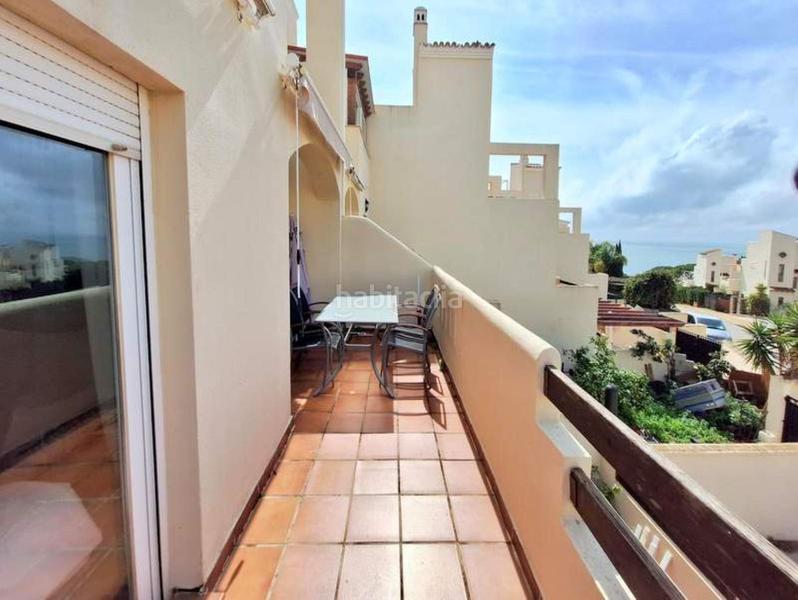 Foto ea1aebbf-8414-4692-a42c-5cb8fa5ff2e2. Attico con parcheggio piscina in Casares pueblo Casares