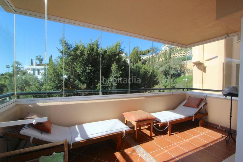 Foto 208c7327-3f5c-4602-aabb-ffc1c90e43cb. Apartamento  en planta media de 3 dormitorios en Elviria en Marbella