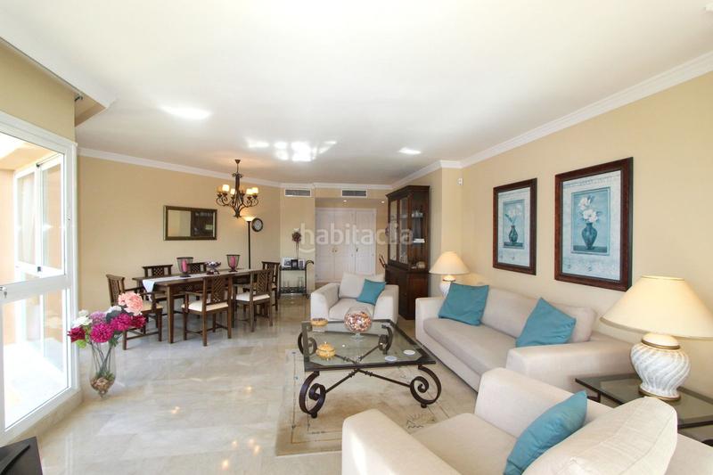 Foto 2bf5ae1a-70b1-4934-9d22-f9b59ebdd643. Apartamento  en planta media de 3 dormitorios en Elviria en Marbella