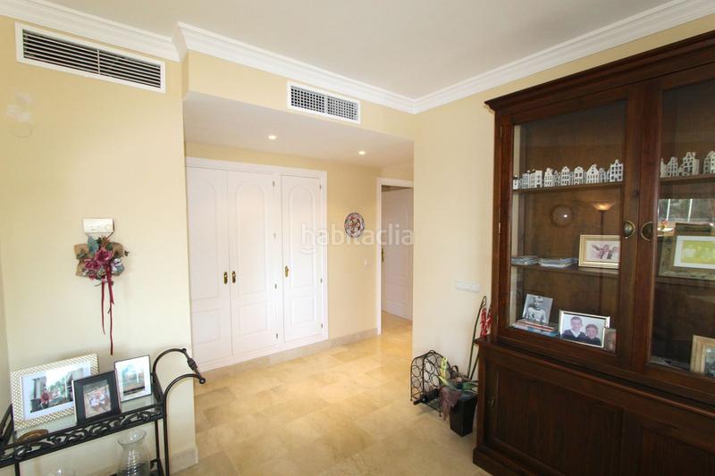 Foto 2e0fd5e0-f5a1-4052-907c-9c53cf299f1d. Apartamento  en planta media de 3 dormitorios en Elviria en Marbella