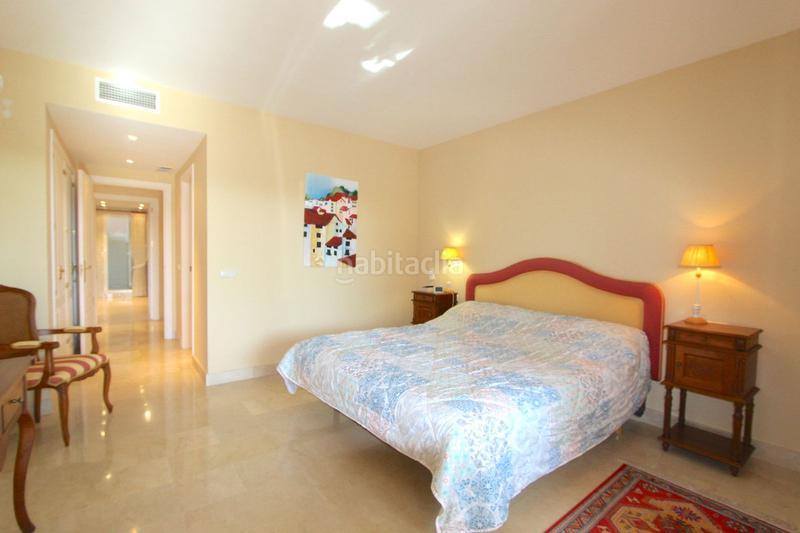 Foto 36c0c10c-9aee-49e4-b6ad-ac8e984bee04. Apartamento  en planta media de 3 dormitorios en Elviria en Marbella