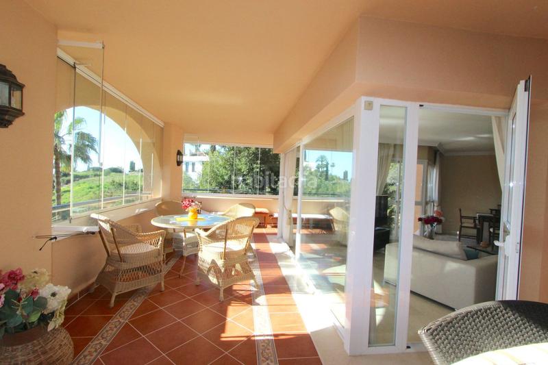 Foto 57a25739-d5ff-444d-9e66-d77e3ce141c0. Apartamento  en planta media de 3 dormitorios en Elviria en Marbella