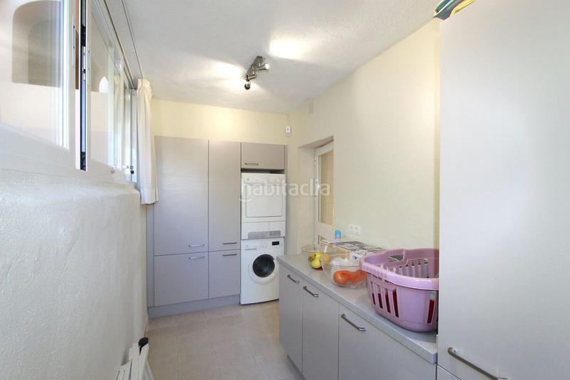 Foto ce853401-b9b8-44f6-a607-6360e6c42cc2. Apartamento  en planta media de 3 dormitorios en Elviria en Marbella