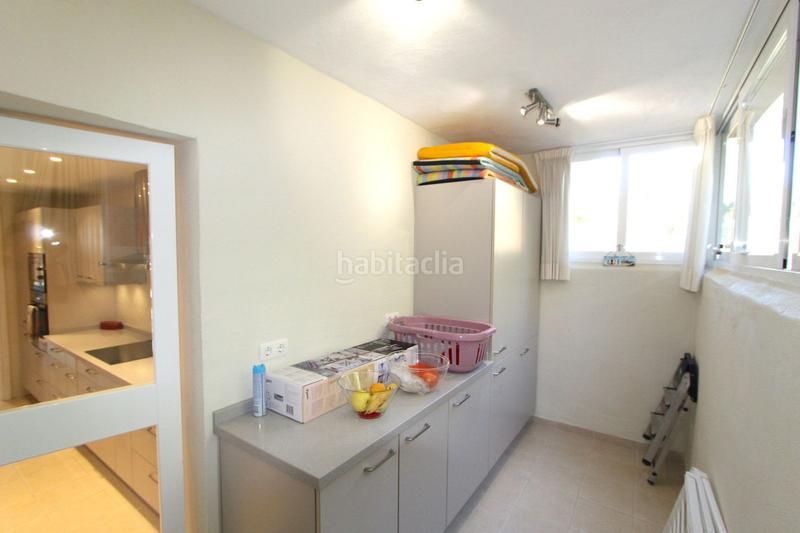 Foto f8265f56-2ff3-4186-bea4-d9b0024fb2fd. Apartamento  en planta media de 3 dormitorios en Elviria en Marbella