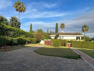 Xalet a Hacienda Las Chapas. Villa aislada de 4 dormitorios en hacienda las chapas