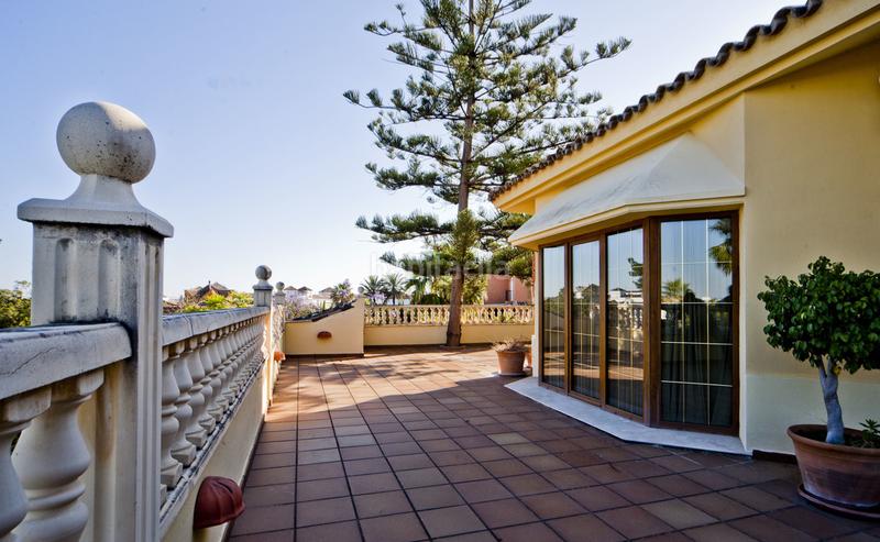 Foto 0d32d1da-b3df-4cea-b7e9-54ebde43a4c9. Xalet amb calefacció aparcament piscina a Puerto Banús Marbella