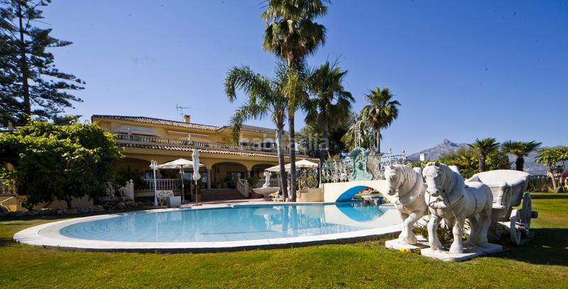 Foto 50804c6e-b438-47f5-9e98-db8740b63085. Xalet amb calefacció aparcament piscina a Puerto Banús Marbella