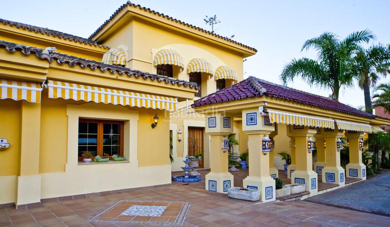 Foto 54942593-192f-47b2-bec6-5d007ee7bed9. Xalet amb calefacció aparcament piscina a Puerto Banús Marbella