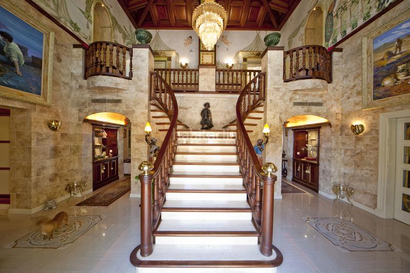 Foto 9f425fd9-3a86-47cd-9edb-5397f7b14139. Xalet amb calefacció aparcament piscina a Puerto Banús Marbella