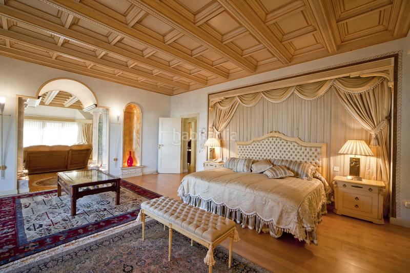 Foto c8311d5a-da04-431d-8331-ccef9bd3b27f. Xalet amb calefacció aparcament piscina a Puerto Banús Marbella