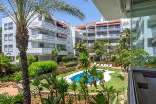 Apartament a La Carolina - Guadalpín. Apartamento en planta media de 3 dormitorios en the golden mile