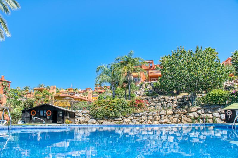 Foto 608424d3-98ad-4aeb-ba1a-236f7b49a320. Apartamento  en planta media de 2 dormitorios en reserva en Marbella